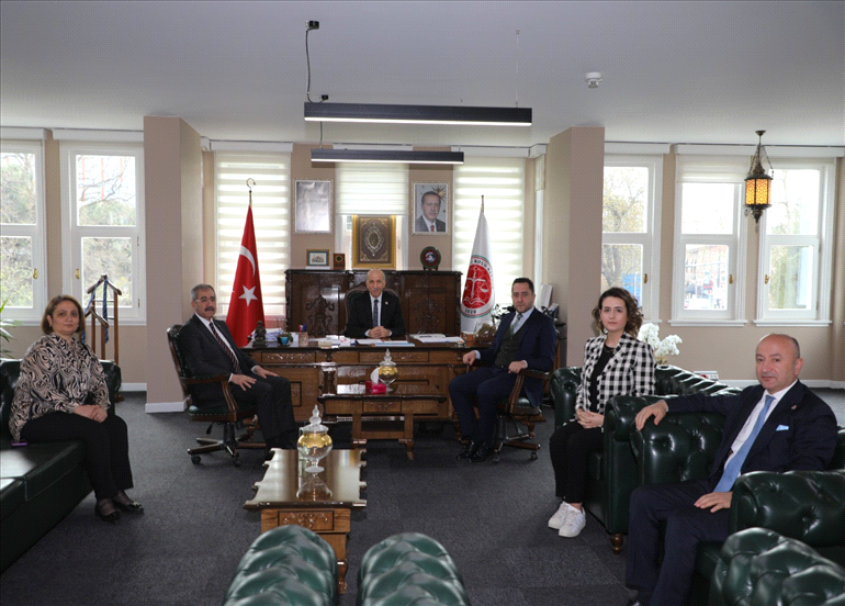 TÜRK HUKUK ENSTİTÜSÜ İSTANBUL ŞUBESİNDEN BAROMUZA ZİYARET