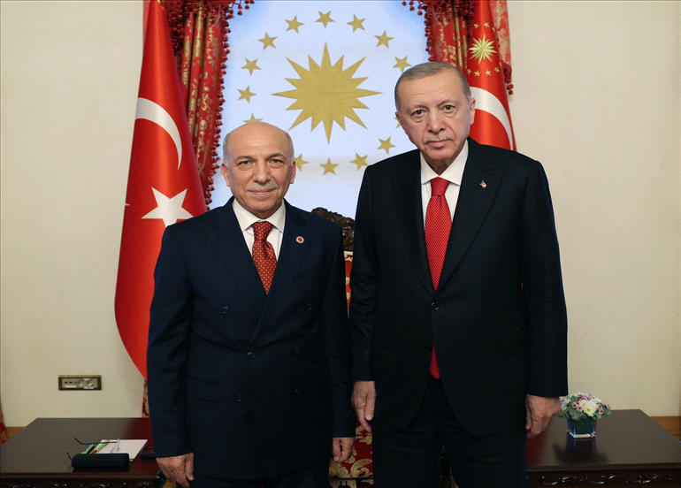 CUMHURBAŞKANINA ZİYARET