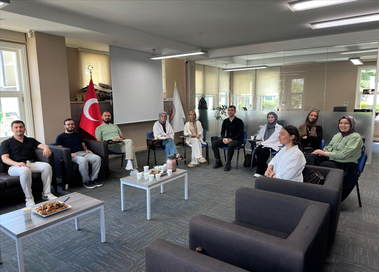 İNGİLİZCE KONUŞMA KULÜBÜNÜN İKİNCİ BULUŞMASI GERÇEKLEŞTİRİLDİ 